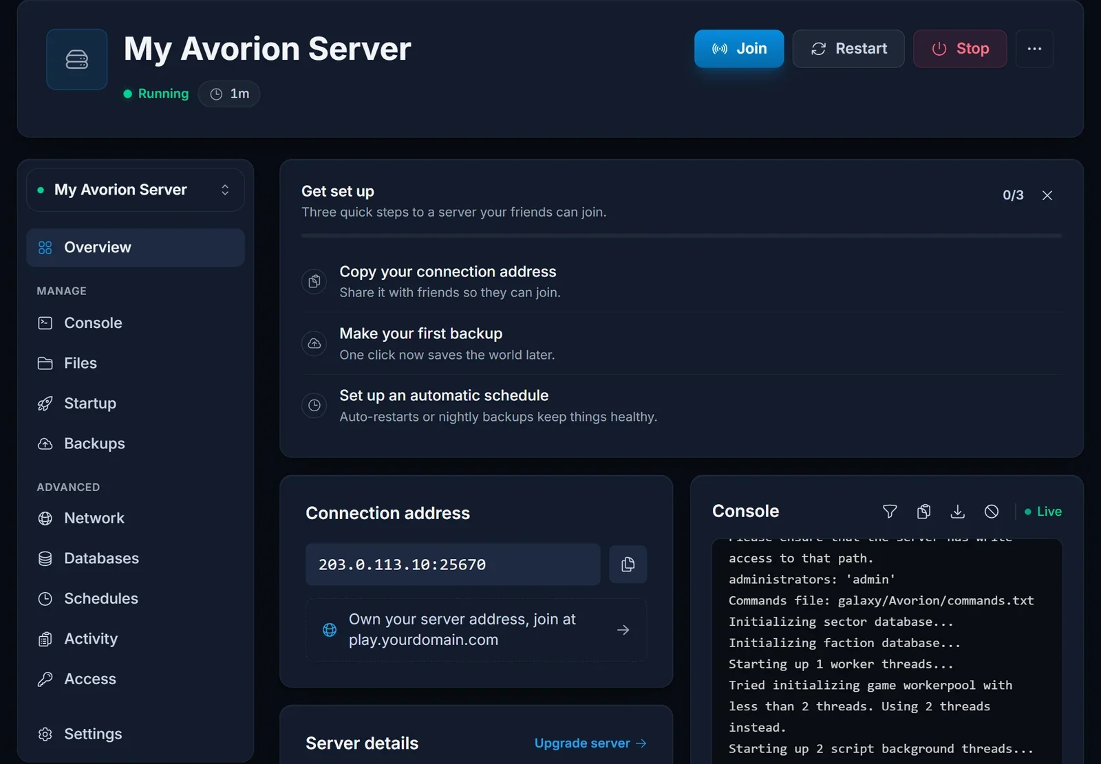 DoomHosting-paneelin Overview-sivu Avorion-palvelimelle, jossa näkyy tila Running ja yhteysosoite kopiointipainikkeineen