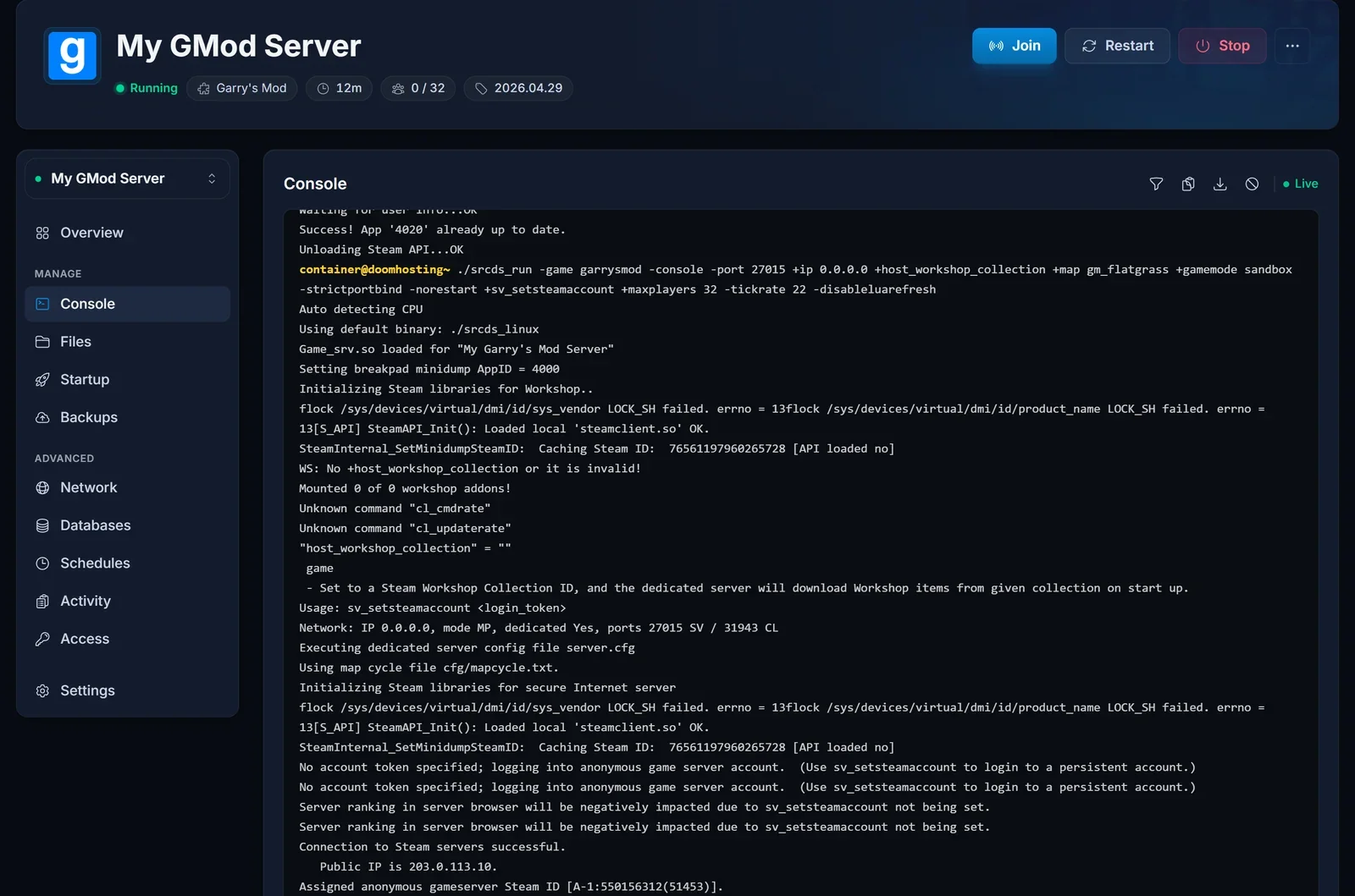 Console-fanen i DoomHosting-panelet, hvor en Garry's Mod-server er ved at gøre sin opstart færdig