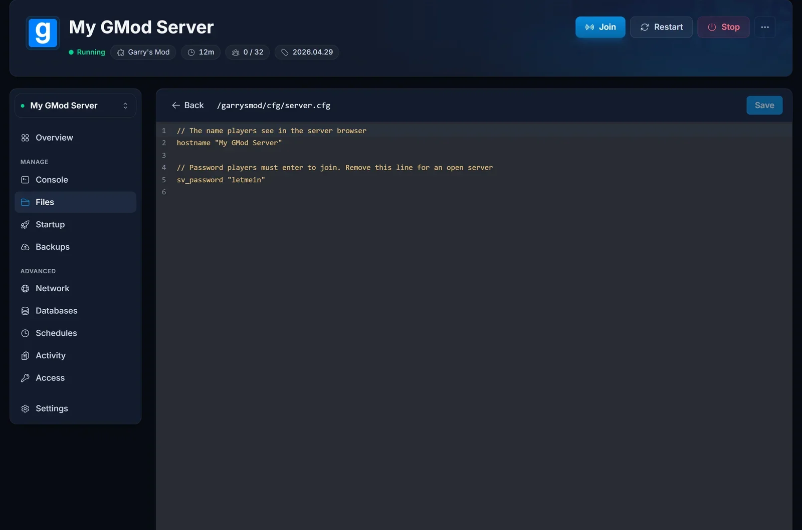 server.cfg auki DoomHosting-paneelin tiedostoeditorissa: näkyvissä hostname- ja sv_password-rivit