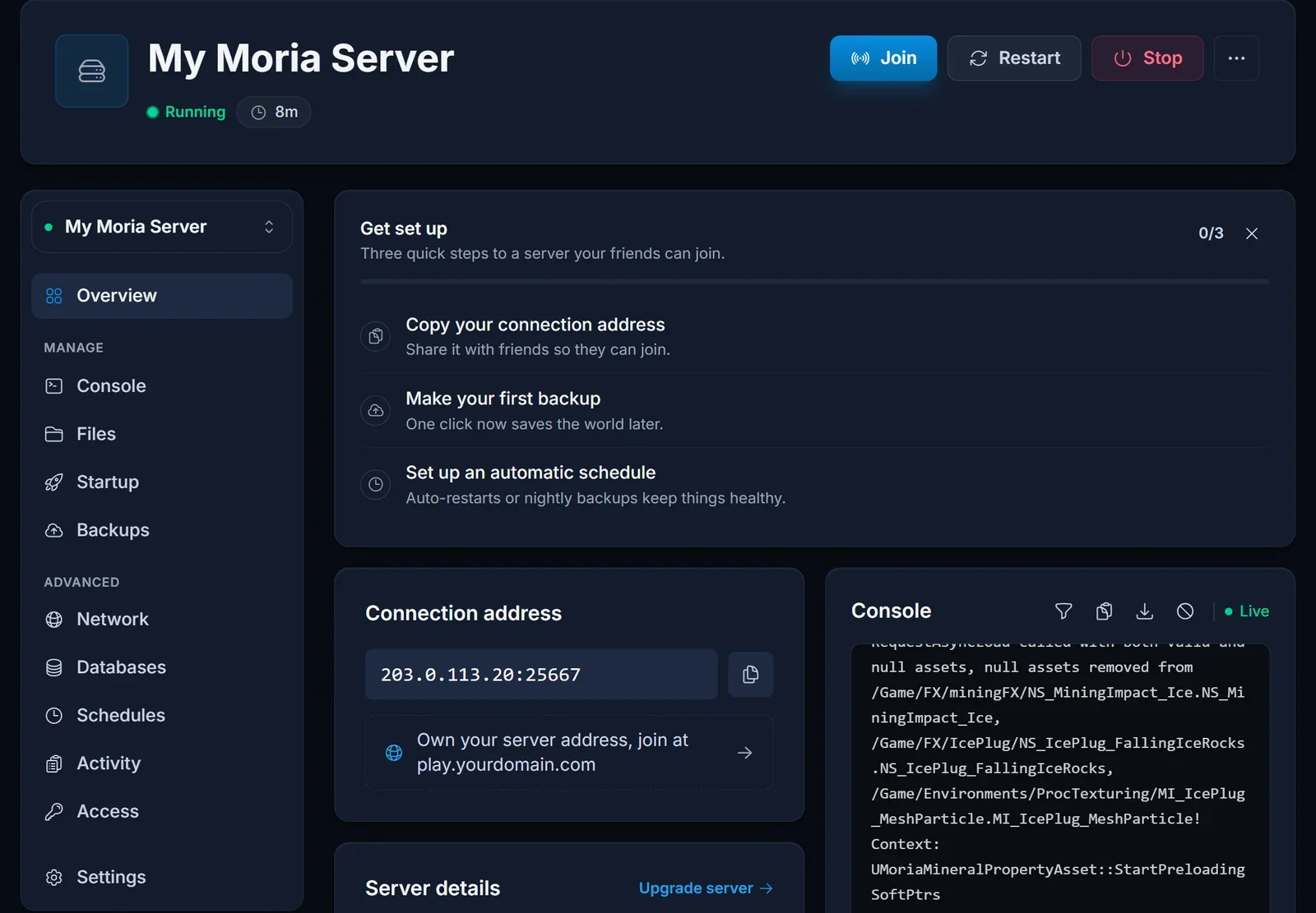 DoomHosting-paneelin Overview-sivu Return to Moria -palvelimelle, jossa näkyy tila Running ja yhteysosoite 203.0.113.20:25667 kopiointipainikkeen kanssa
