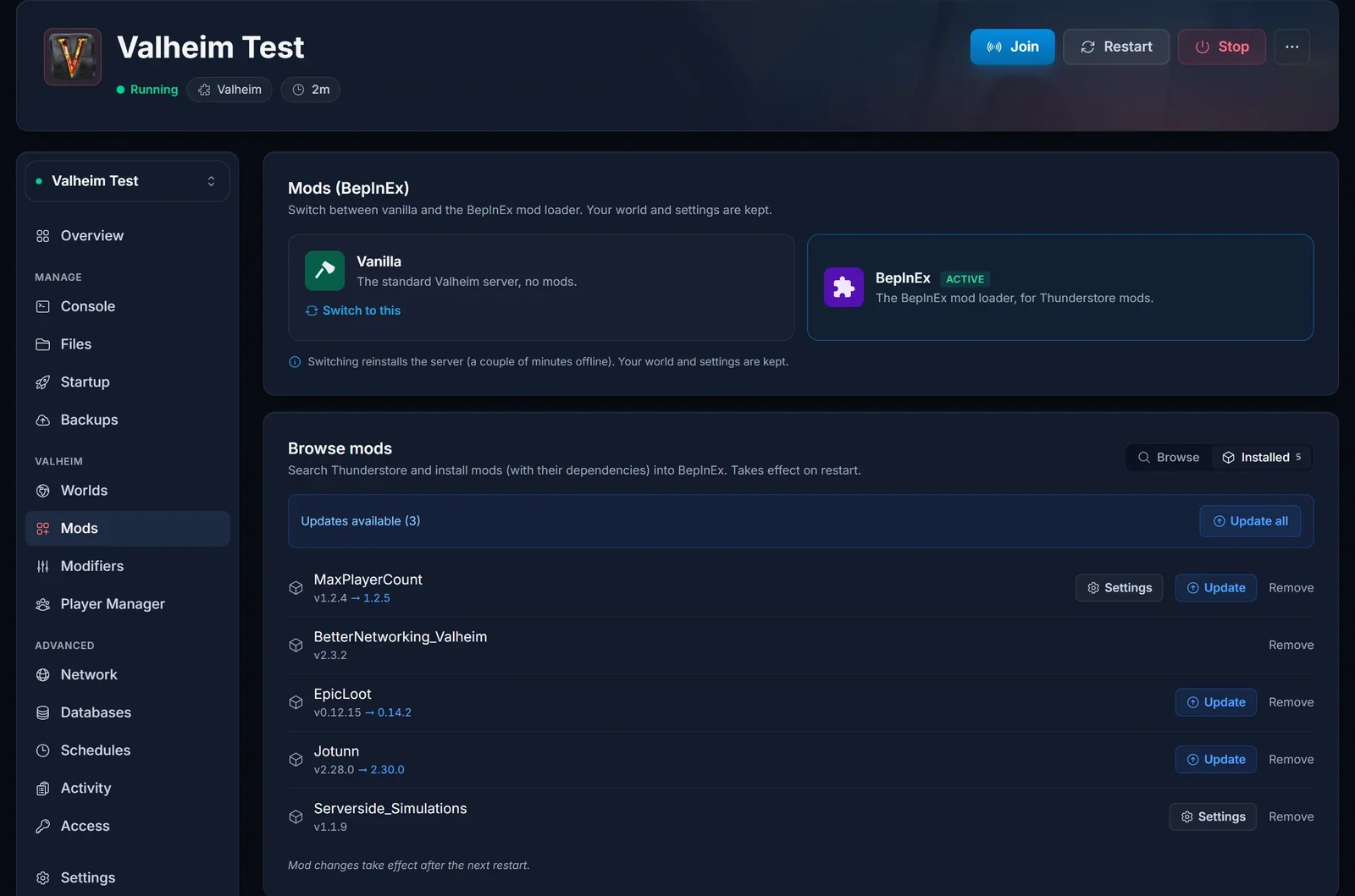 Installed visningen i Mods fanen i DoomHosting panelet med BetterNetworking Valheim og Serverside Simulations